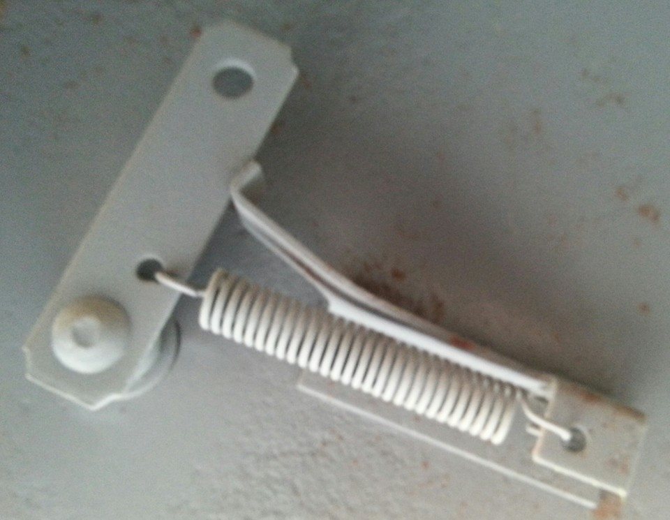 BB-020 Right Hand Drive Throttle Return Spring - Image 2